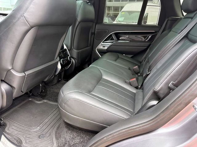 Used 2024 Land Rover Range Rover SE AWD/4WD image 2