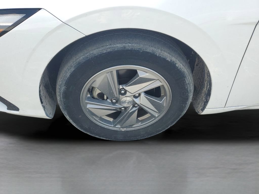 Used 2024 Hyundai Elantra SE image 10