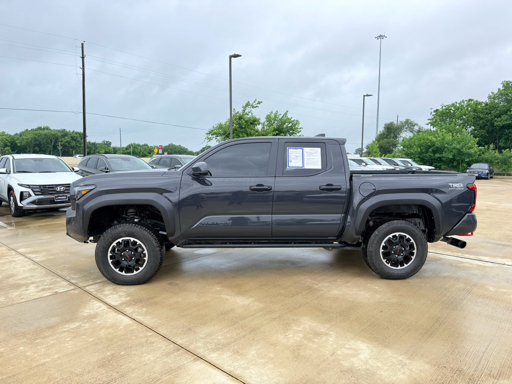 Used 2025 Toyota Tacoma TRD Off-Road AWD/4WD image 8