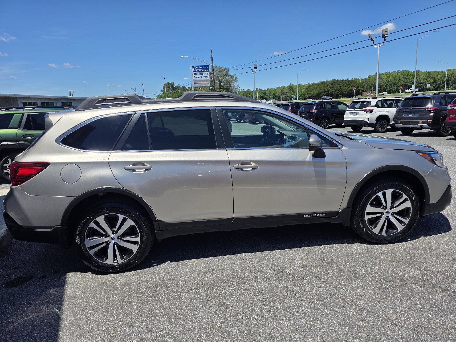 Used 2019 Subaru Outback 2.5i Limited w/ Protection Package #1 AWD/4WD image 4