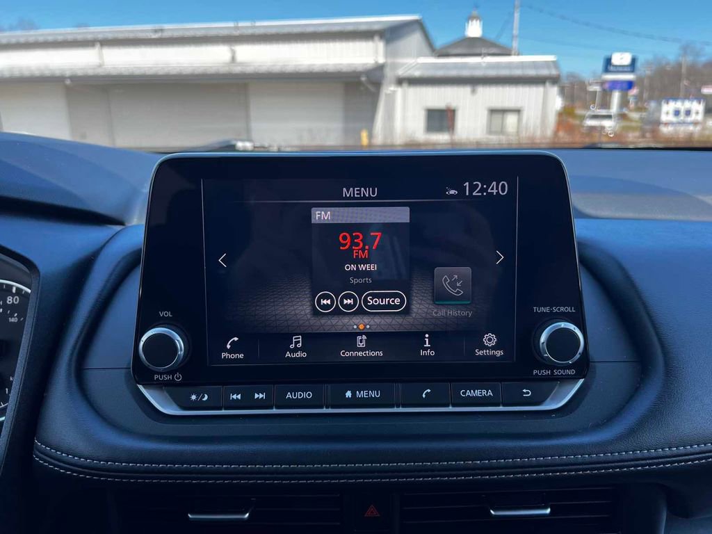 Used 2024 Nissan Rogue SV image 26