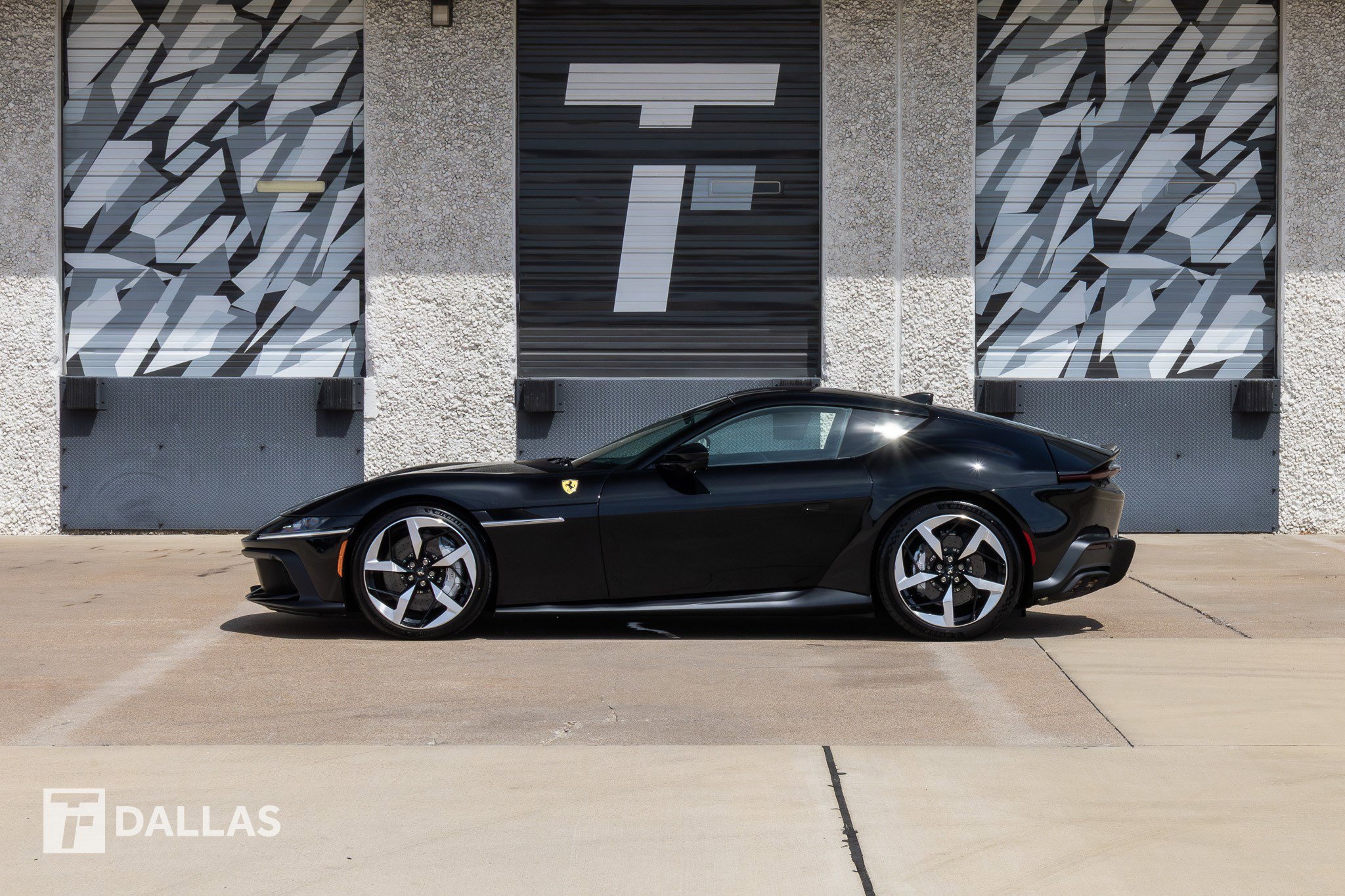Used 2025 Ferrari 12Cilindri image 7