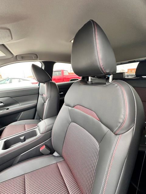 New 2025 Nissan Kicks SR image 23