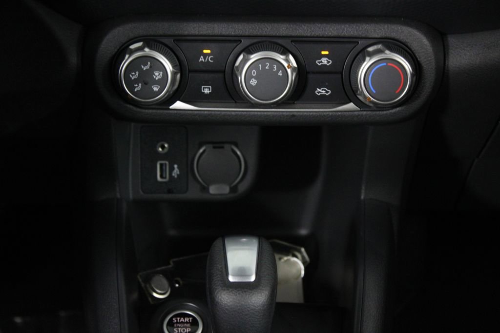 Certified 2025 Nissan Kicks Play S image 22