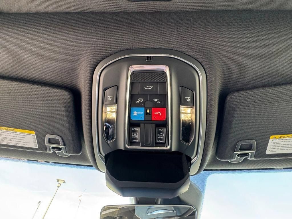 New 2025 Jeep Grand Cherokee Altitude AWD/4WD image 29