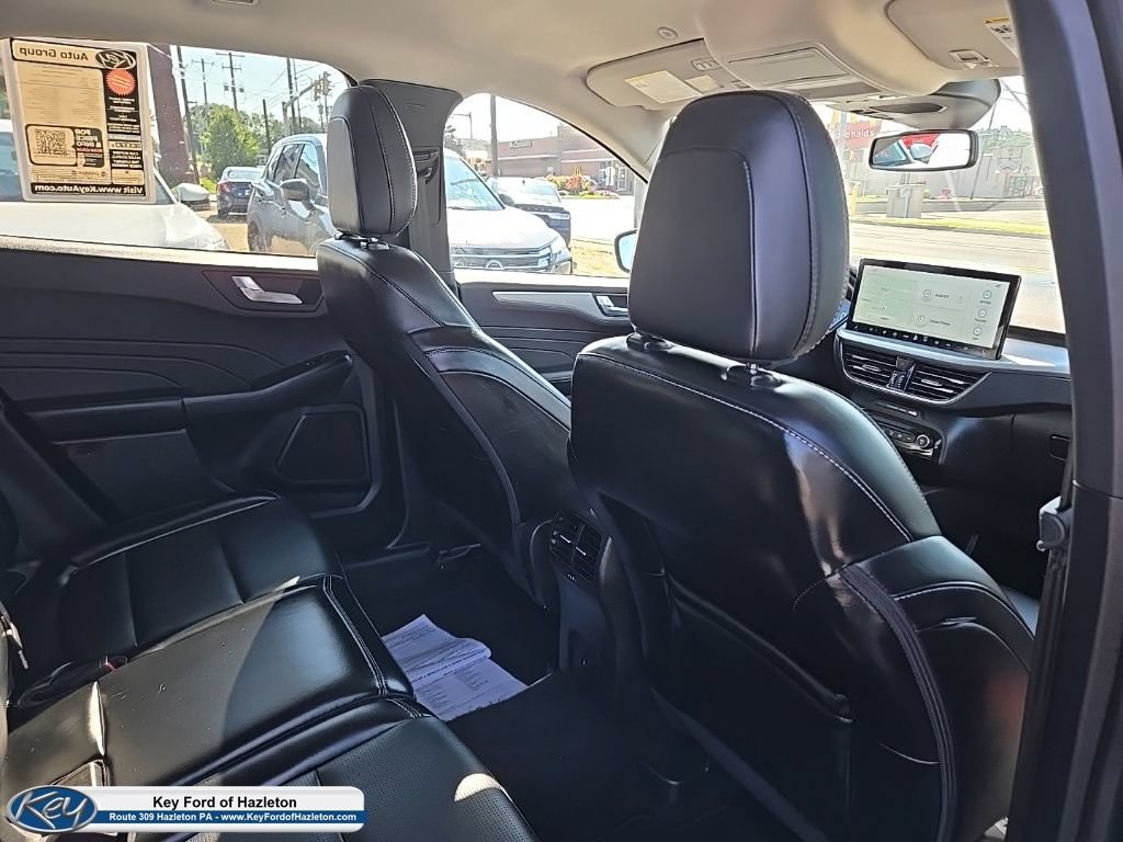 Used 2024 Ford Escape Platinum AWD/4WD image 47