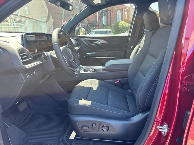 New 2026 Chevrolet Traverse LT w/ LPO, Floor Liner Package AWD/4WD image 11