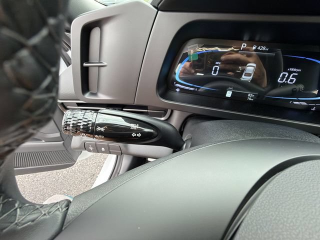 New 2026 Hyundai Elantra SEL Sport FWD image 33