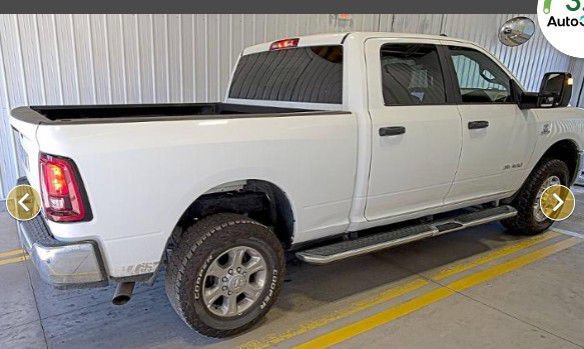 Used 2025 RAM 2500 Big Horn AWD/4WD image 3