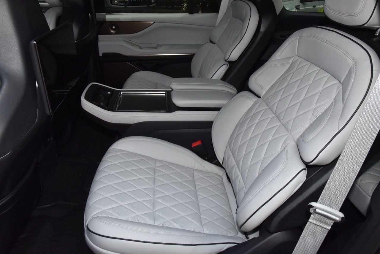 New 2026 Lincoln Navigator Black Label AWD/4WD image 14