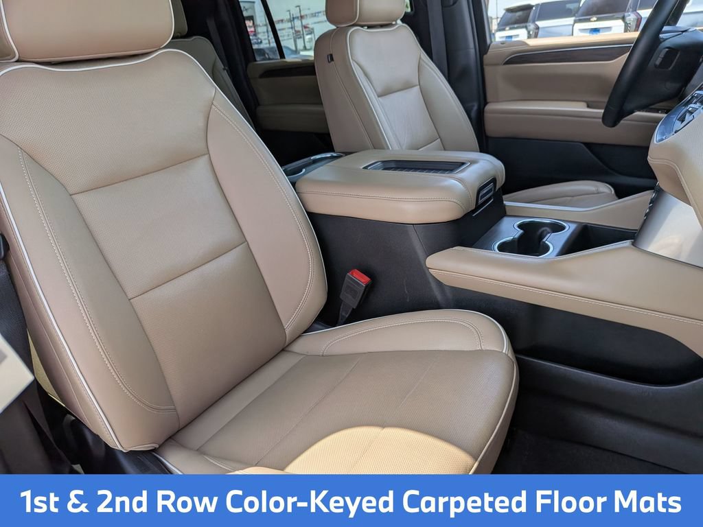 Used 2024 Chevrolet Suburban Premier AWD/4WD image 32