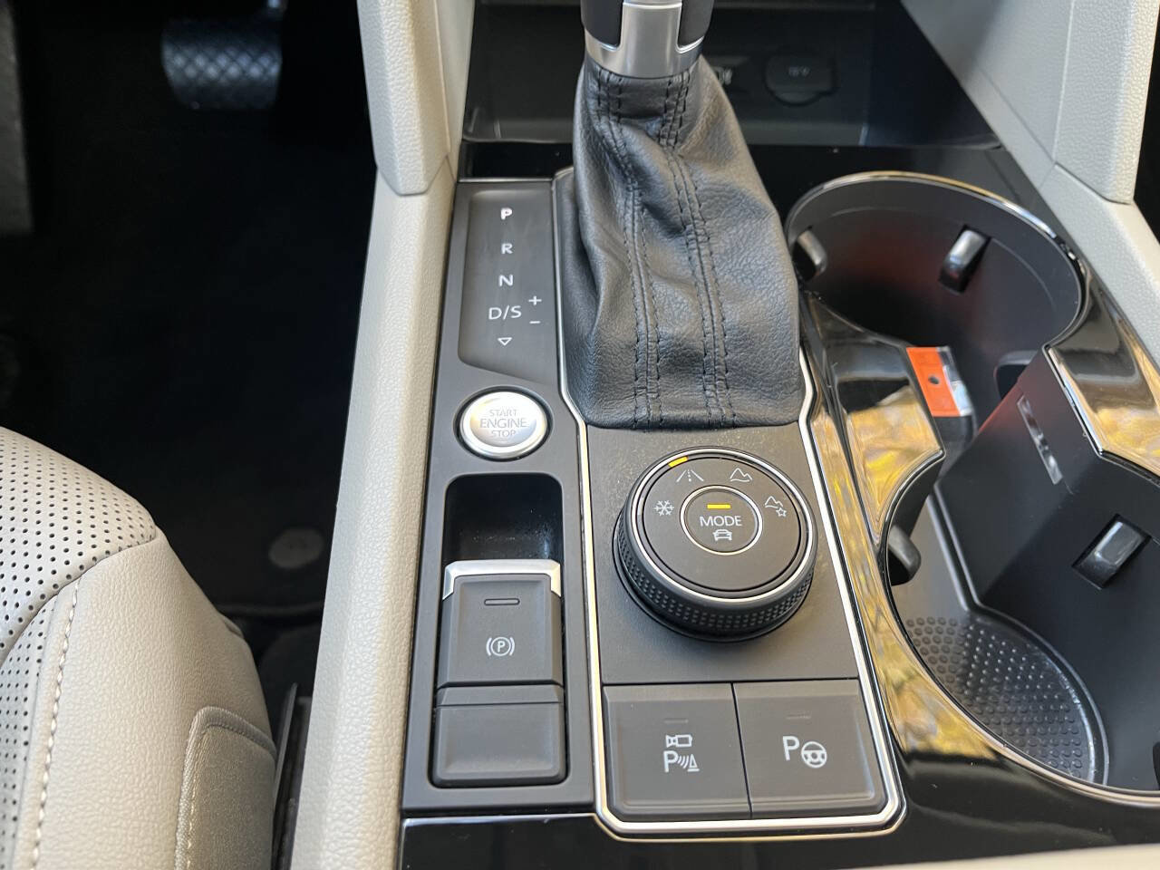 Used 2019 Volkswagen Atlas SEL Premium image 24