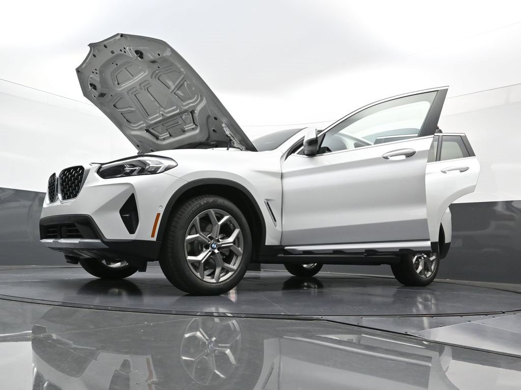 New 2025 BMW X4 xDrive30i w/ Premium Package image 45