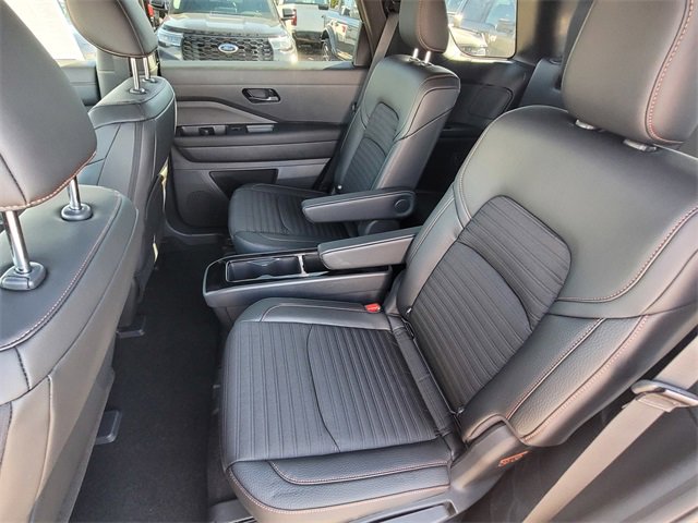 New 2025 Nissan Pathfinder Rock Creek image 6