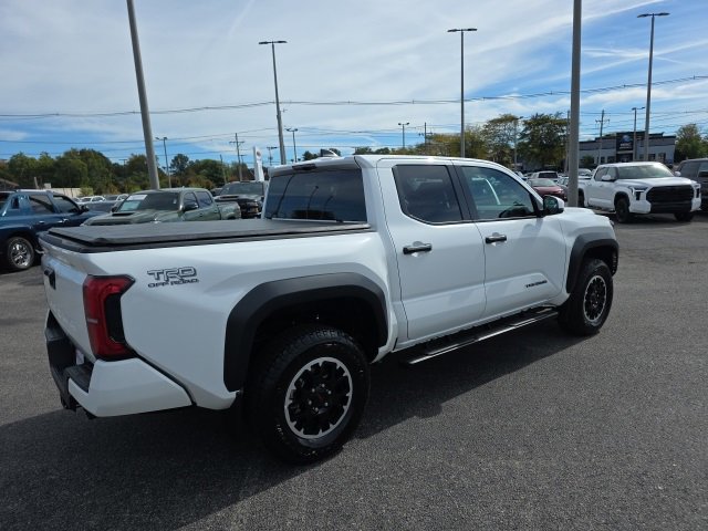 Used 2024 Toyota Tacoma TRD Off-Road image 4