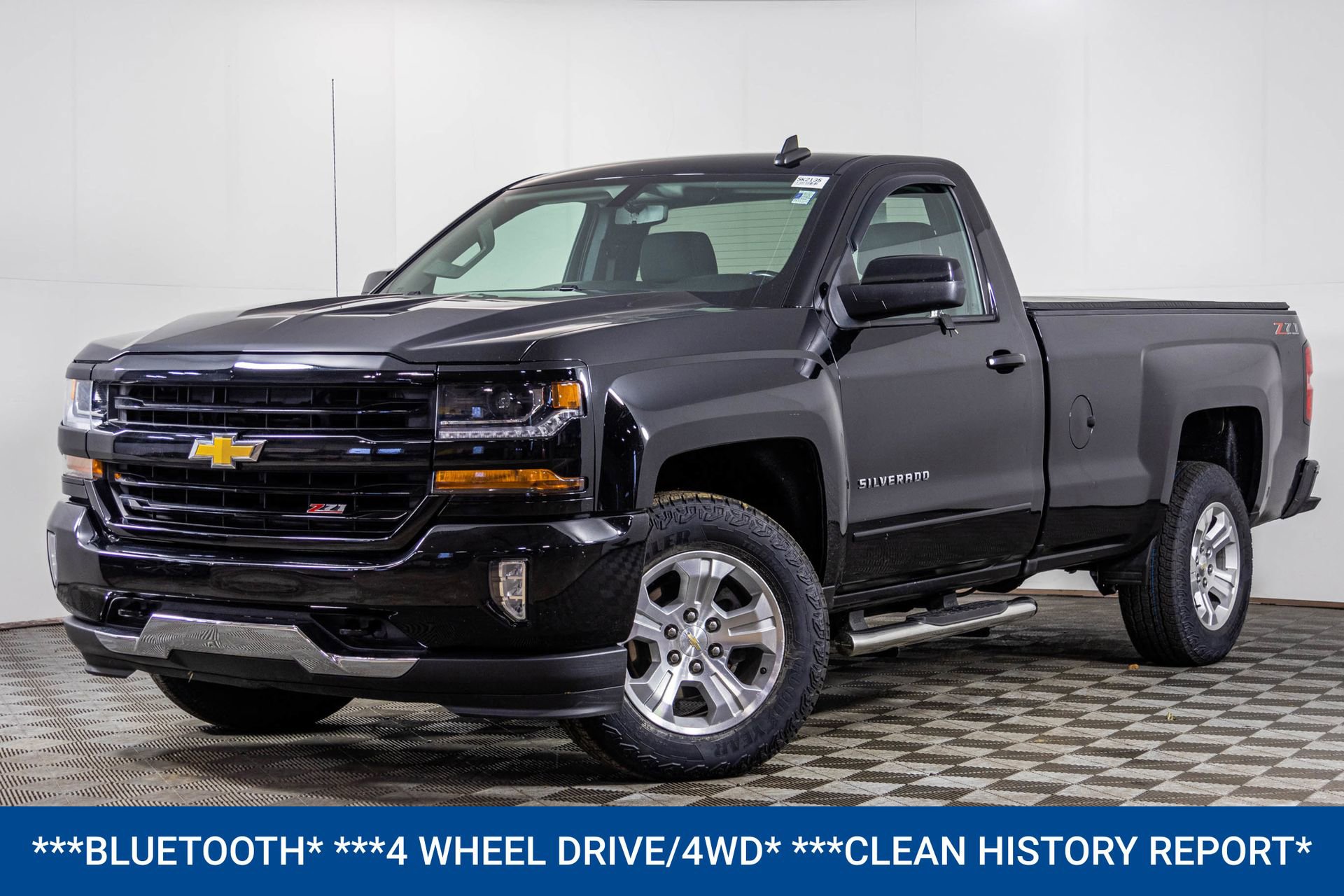 Used 2018 Chevrolet Silverado 1500 LT w/ LT Convenience Package AWD/4WD image 2