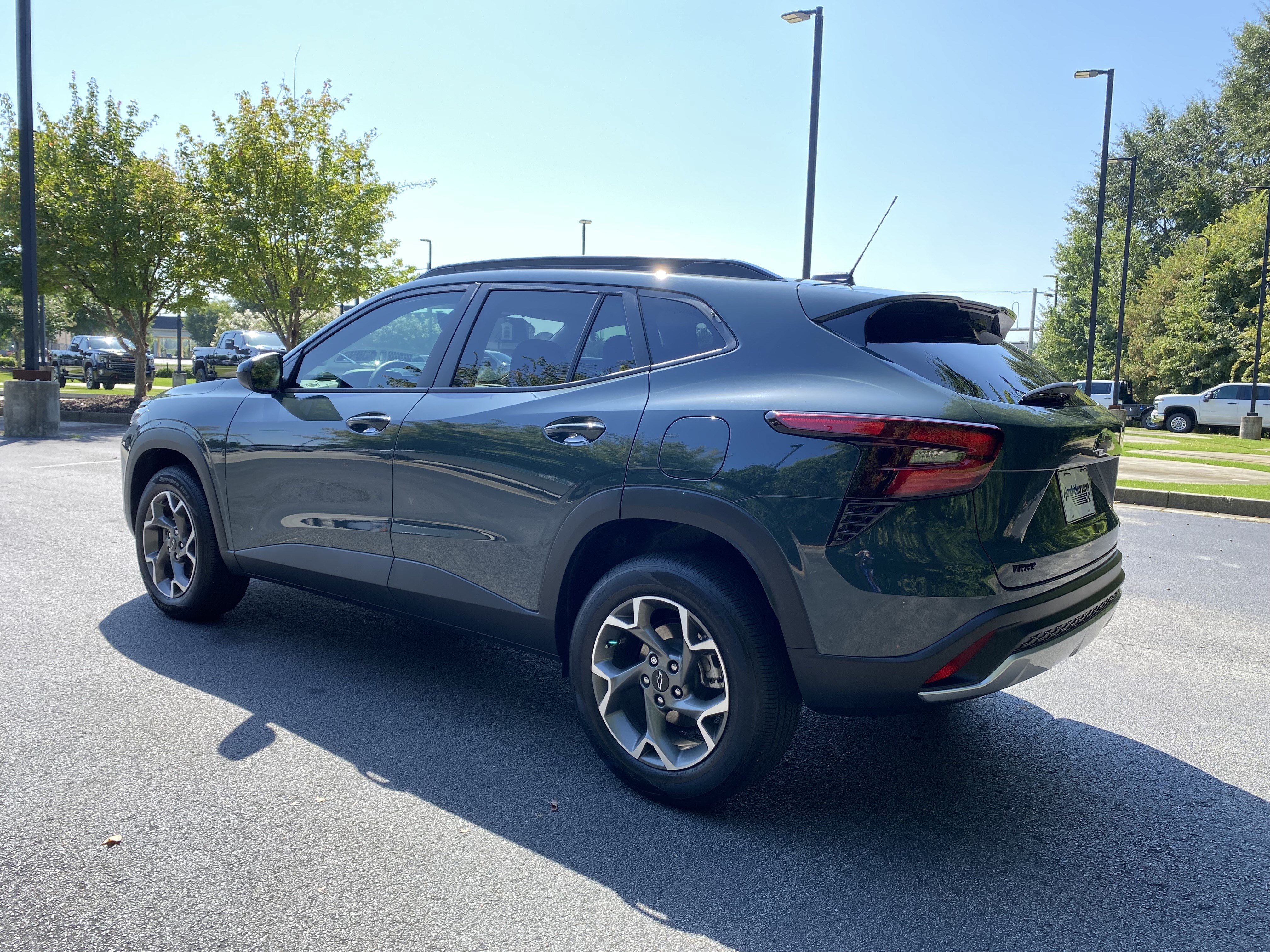 Used 2026 Chevrolet Trax LT w/ LPO, Blackout Package FWD image 7