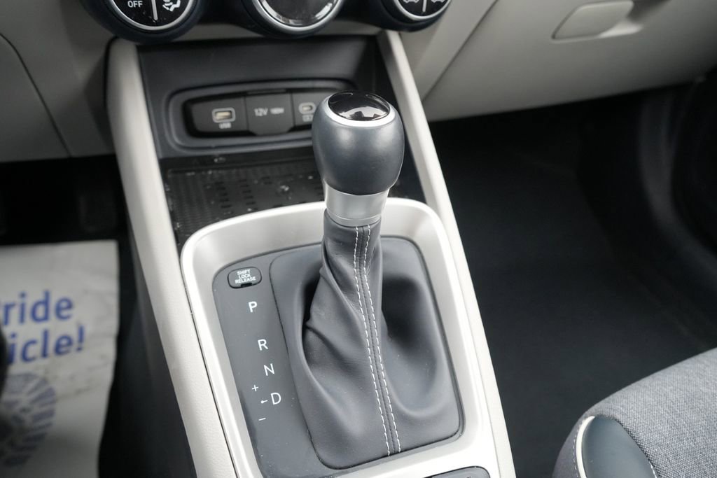 Certified 2023 Hyundai Venue Limited w/ Cargo Package image 28