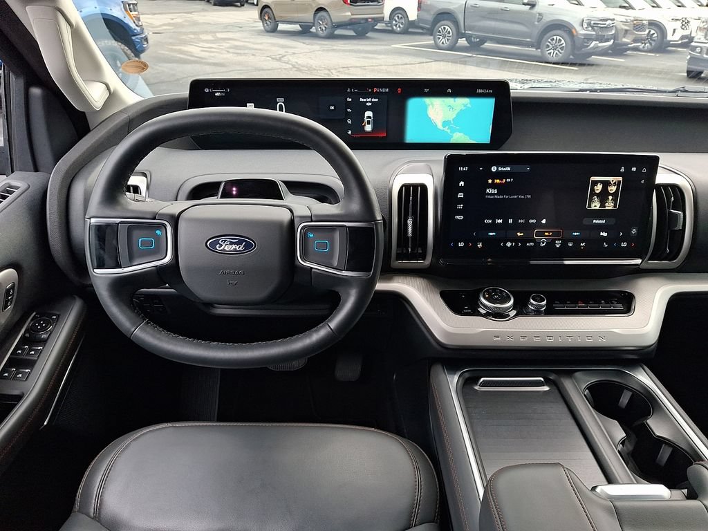 Used 2025 Ford Expedition Max Active AWD/4WD image 11