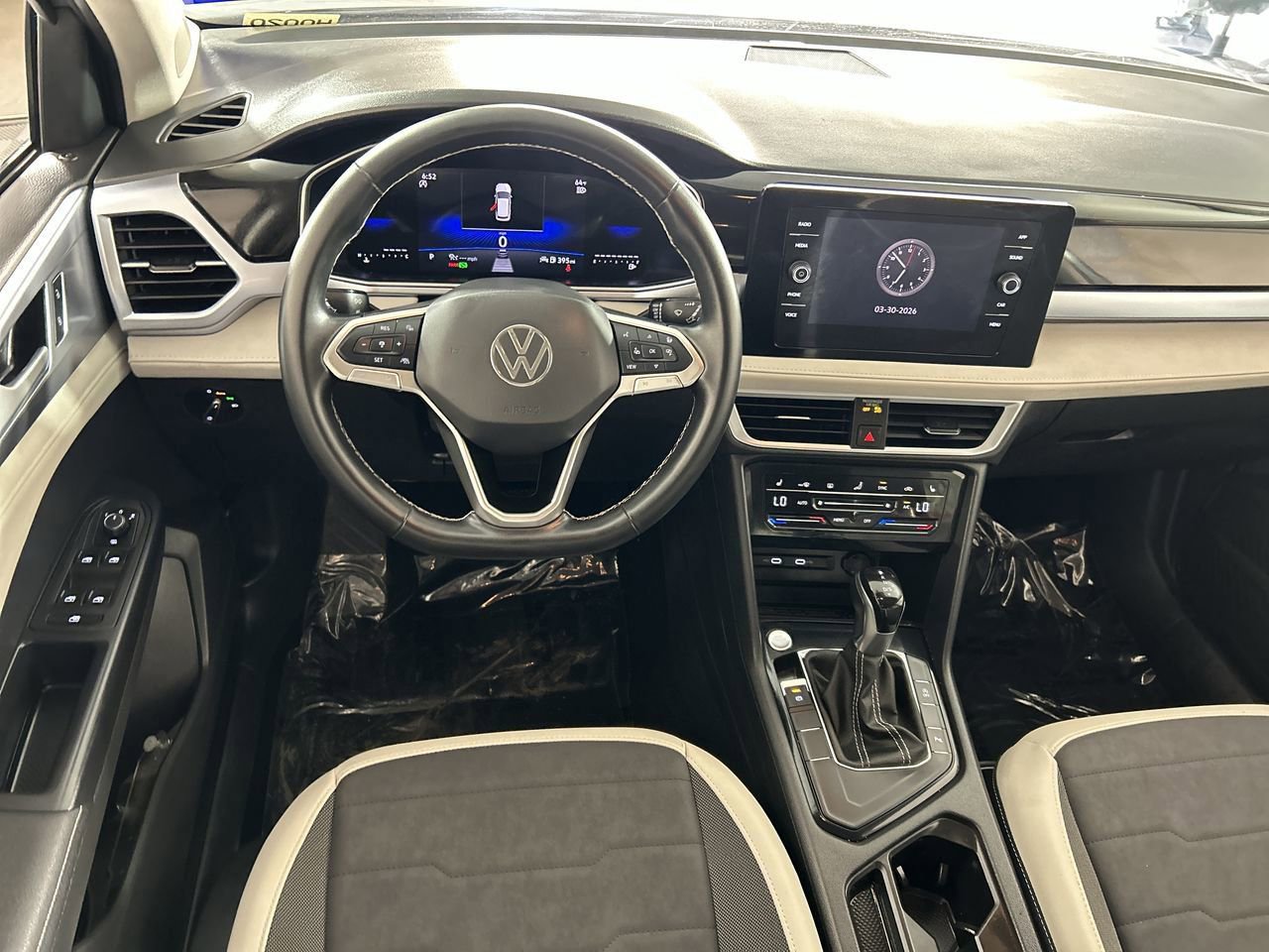 Used 2025 Volkswagen Taos SE image 21