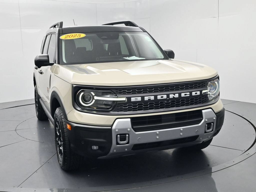 Used 2025 Ford Bronco Sport Badlands w/ Badlands Tech Package AWD/4WD image 2