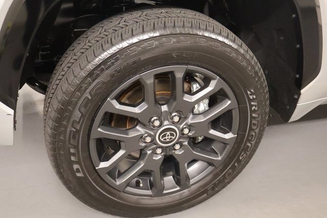 Used 2023 Toyota Tundra Platinum AWD/4WD image 7