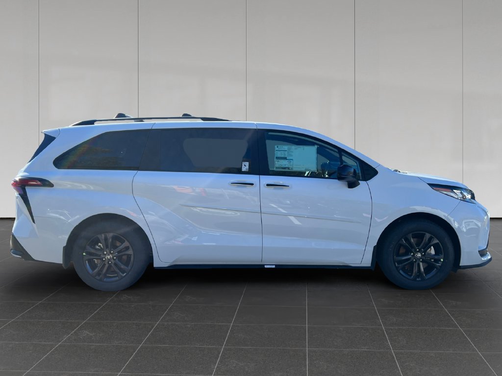 New 2026 Toyota Sienna XSE AWD/4WD image 7