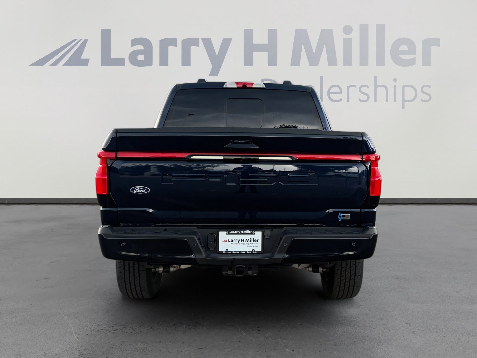 Used 2024 Ford F150 Lightning Lariat AWD/4WD image 5