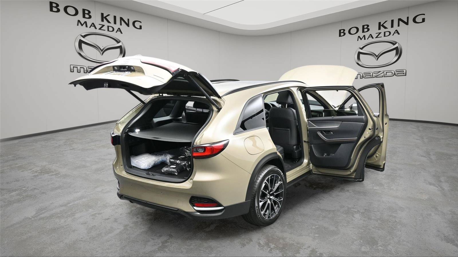 New 2025 MAZDA CX-70 Plug-In Hybrid w/ Premium Plus AWD/4WD image 17