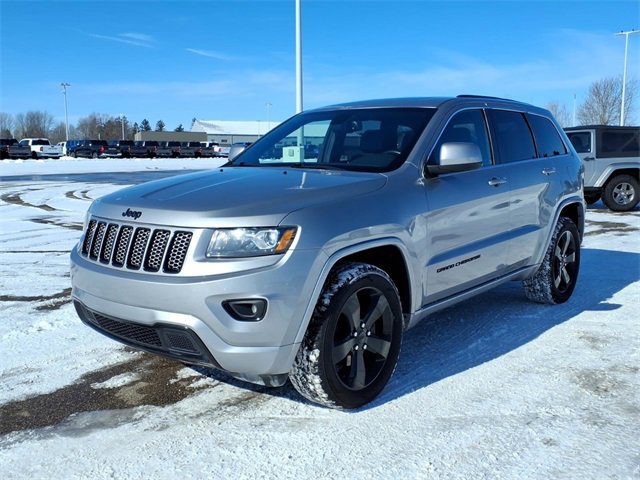 Used 2015 Jeep Grand Cherokee Altitude image 1
