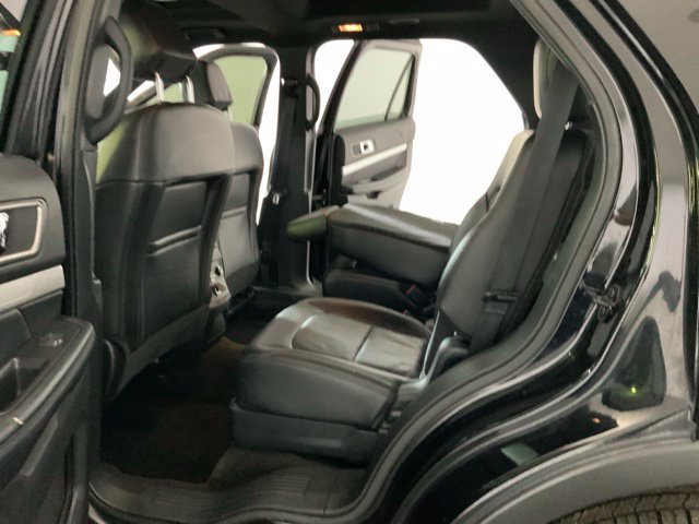 Used 2017 Ford Explorer XLT w/ Equipment Group 202A AWD/4WD image 34