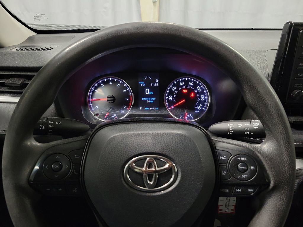 Used 2020 Toyota RAV4 LE image 14