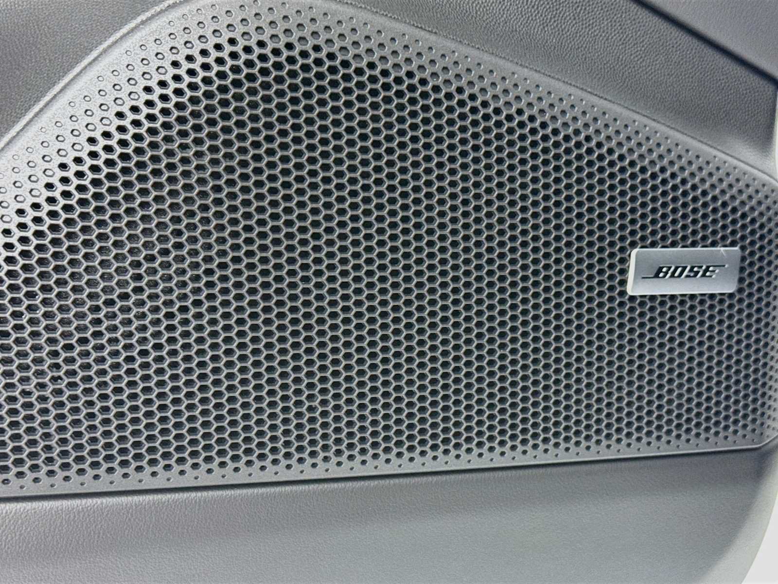 Used 2026 Porsche Macan Electric RWD image 12