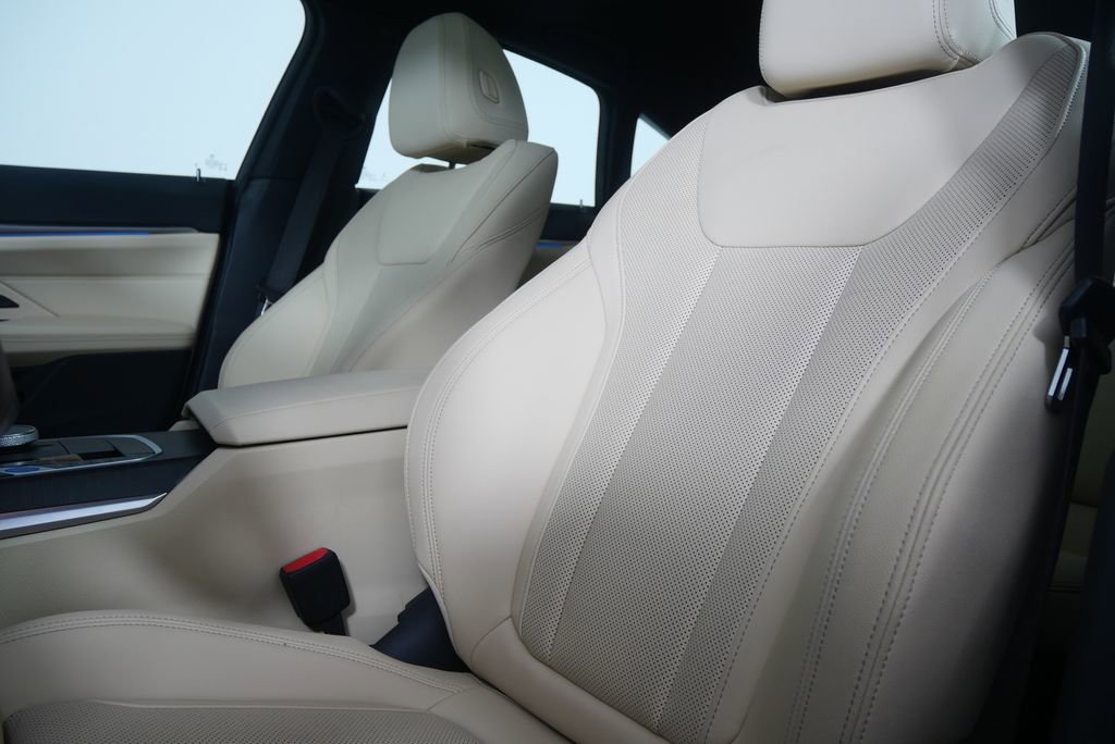 Used 2023 BMW i4 eDrive40 w/ Premium Package image 10