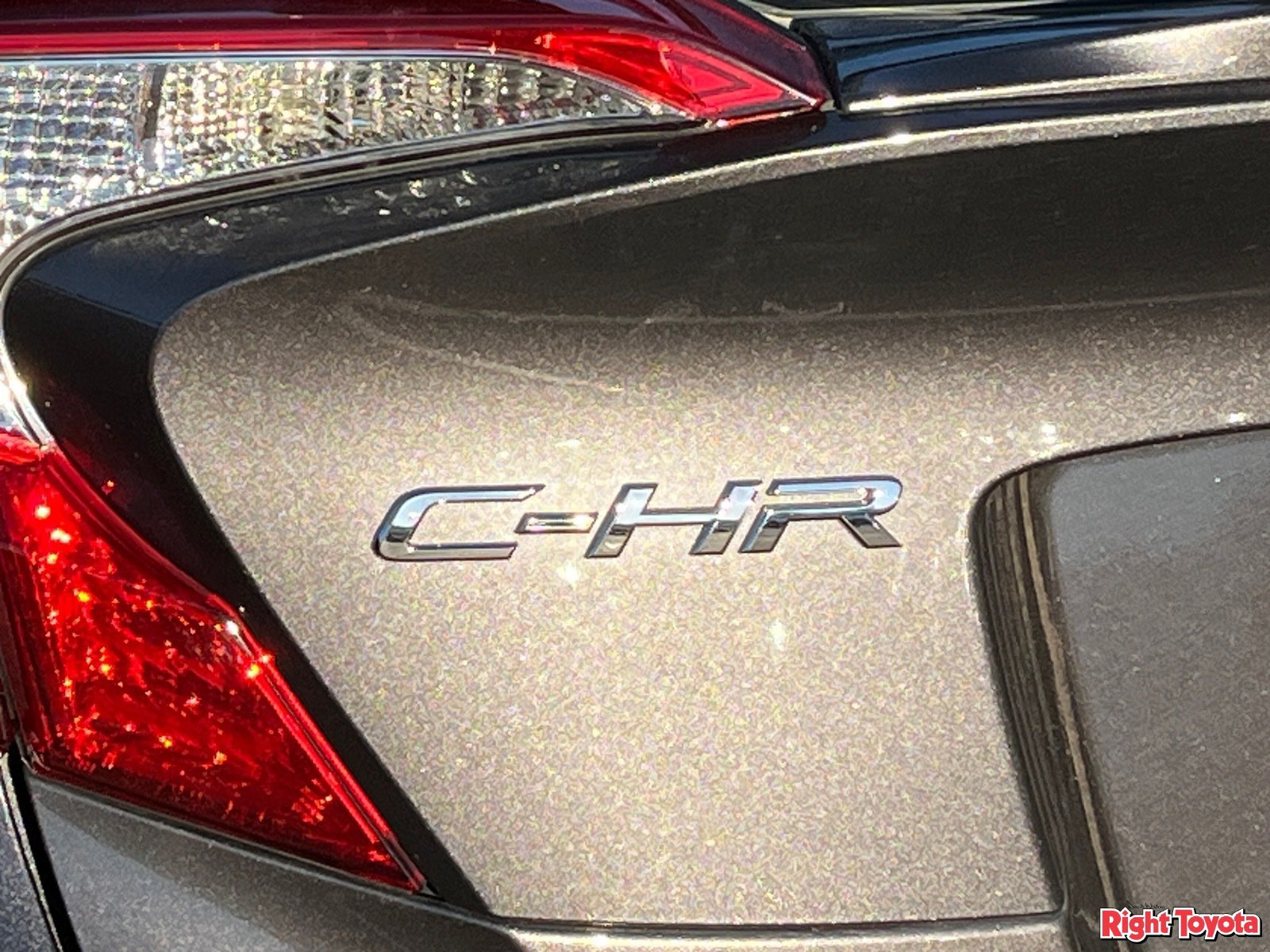 Used 2021 Toyota C-HR LE FWD image 10