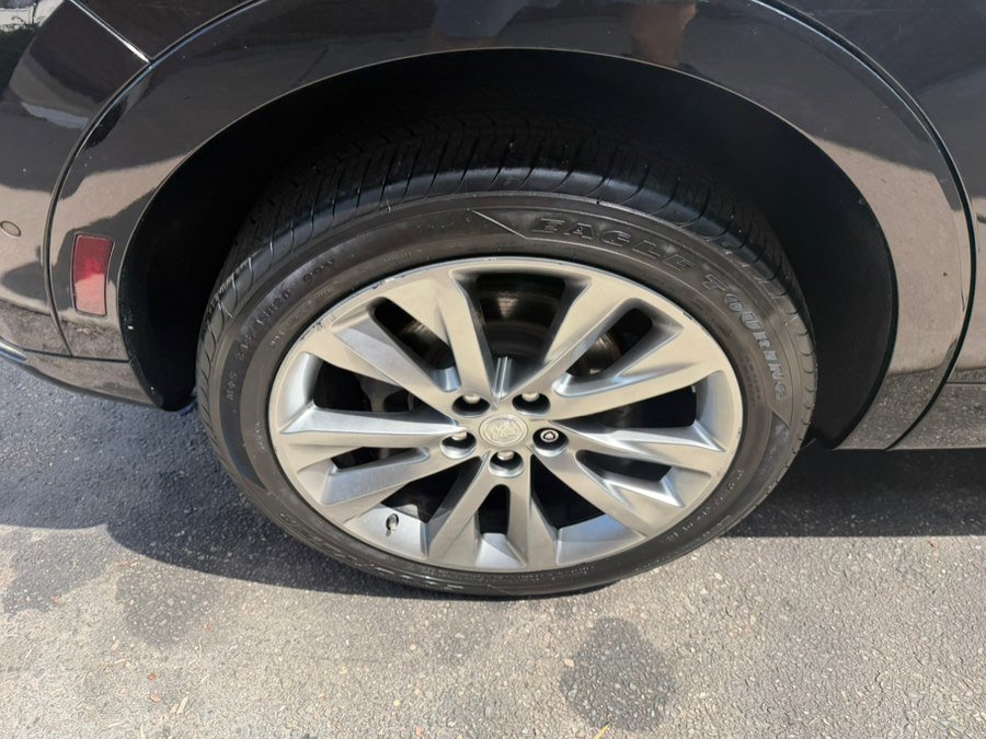 Used 2021 Buick Envision Avenir w/ Technology Package II image 10