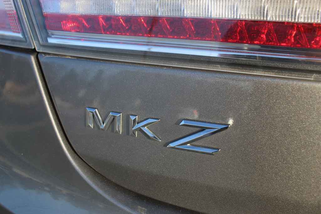 Used 2016 Lincoln MKZ AWD image 7