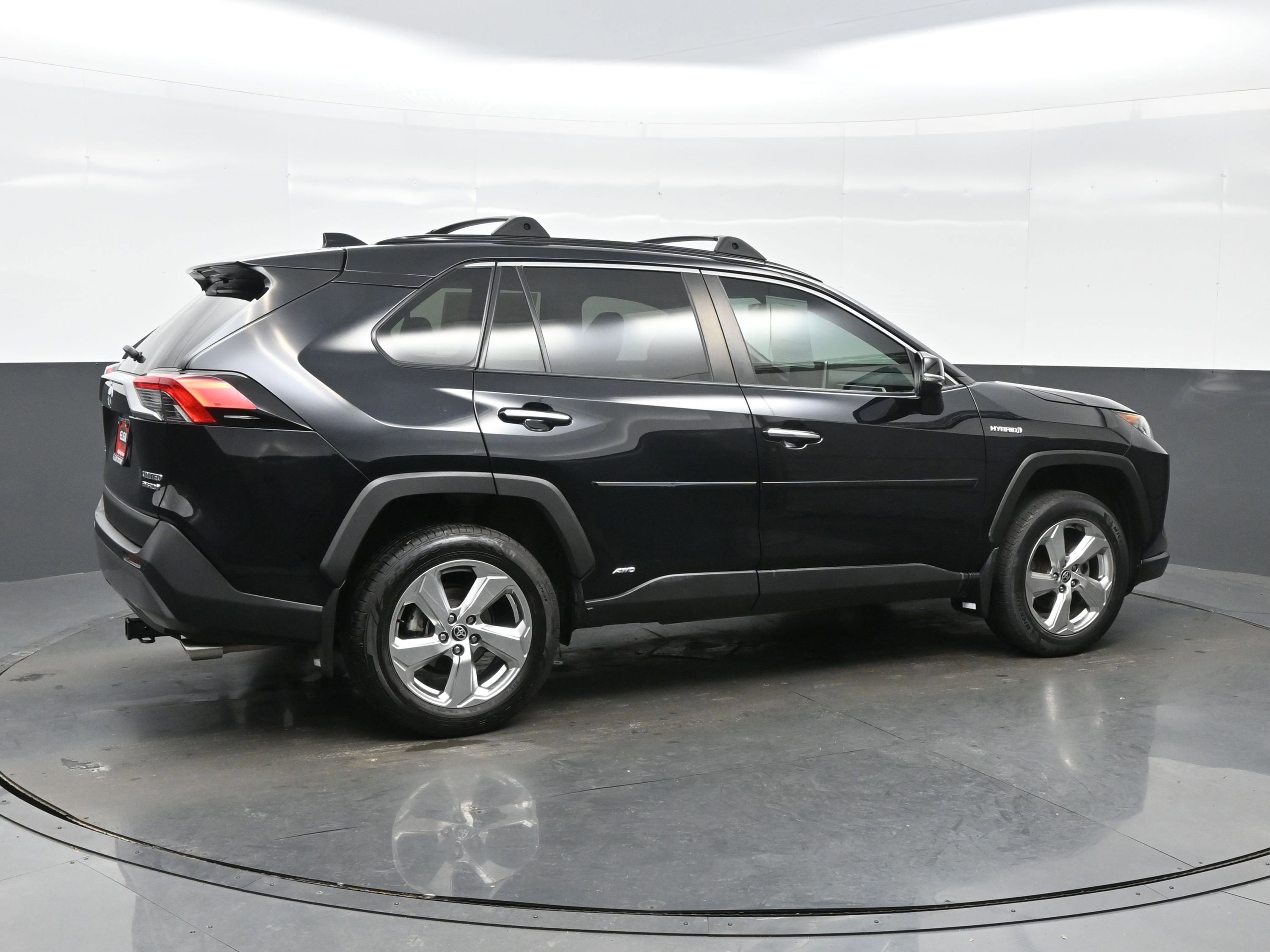 Used 2021 Toyota RAV4 Limited w/ Limited Grade Weather Package image 6