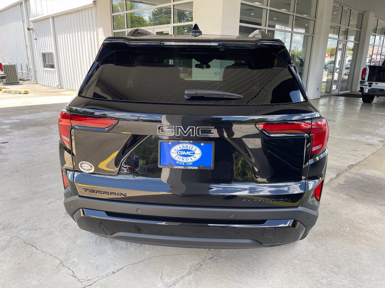 New 2027 GMC Terrain Elevation w/ Elevation Premium Package FWD image 5