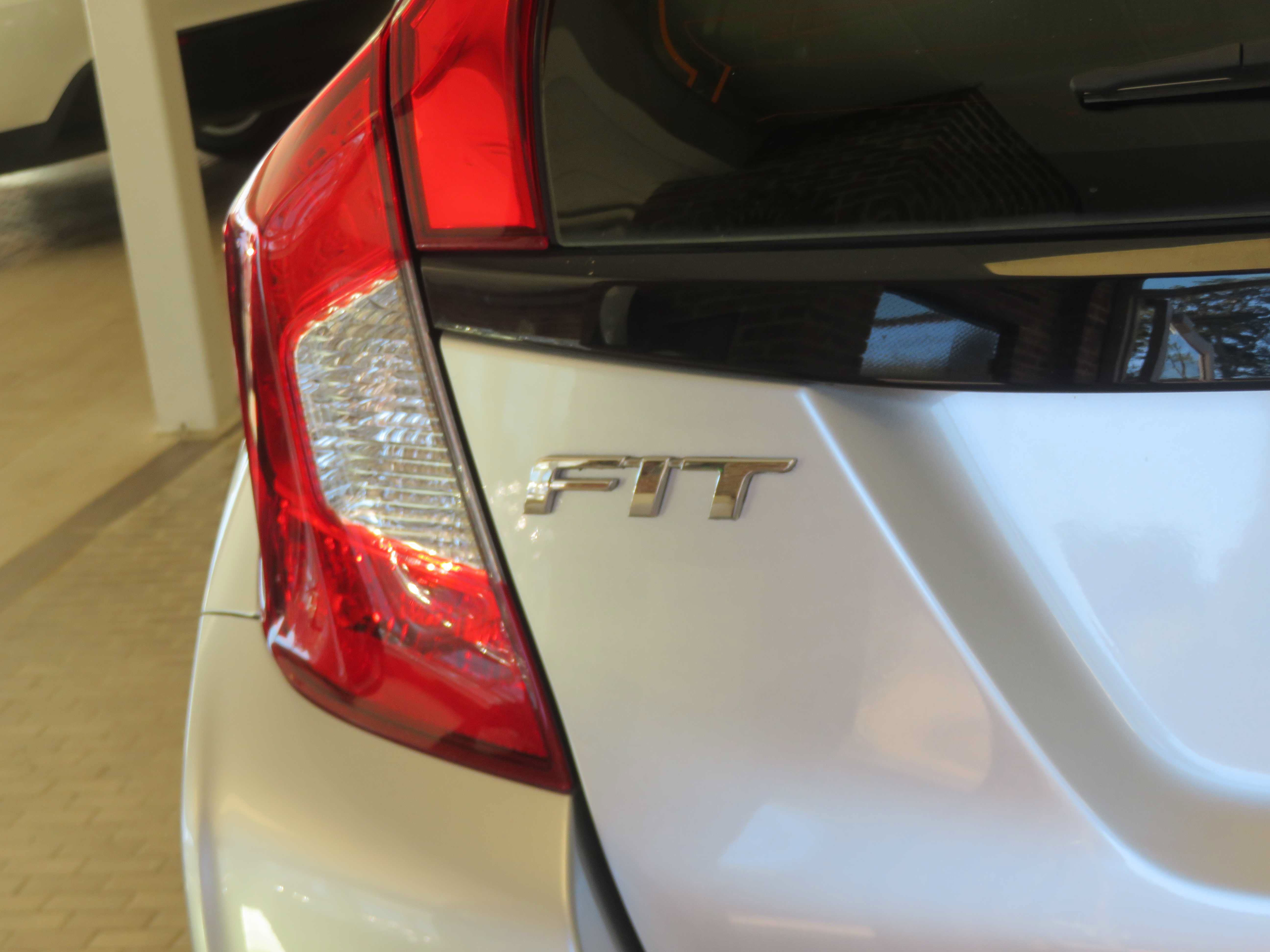 Used 2016 Honda Fit LX image 61