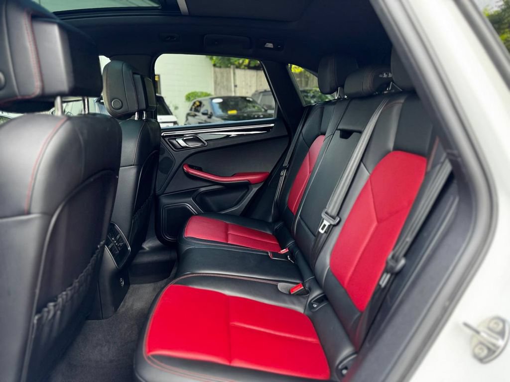 Used 2021 Porsche Macan S AWD/4WD image 24