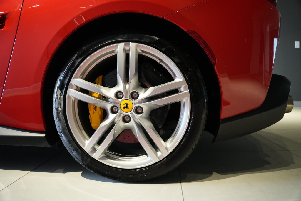 Used 2019 Ferrari Portofino RWD image 13