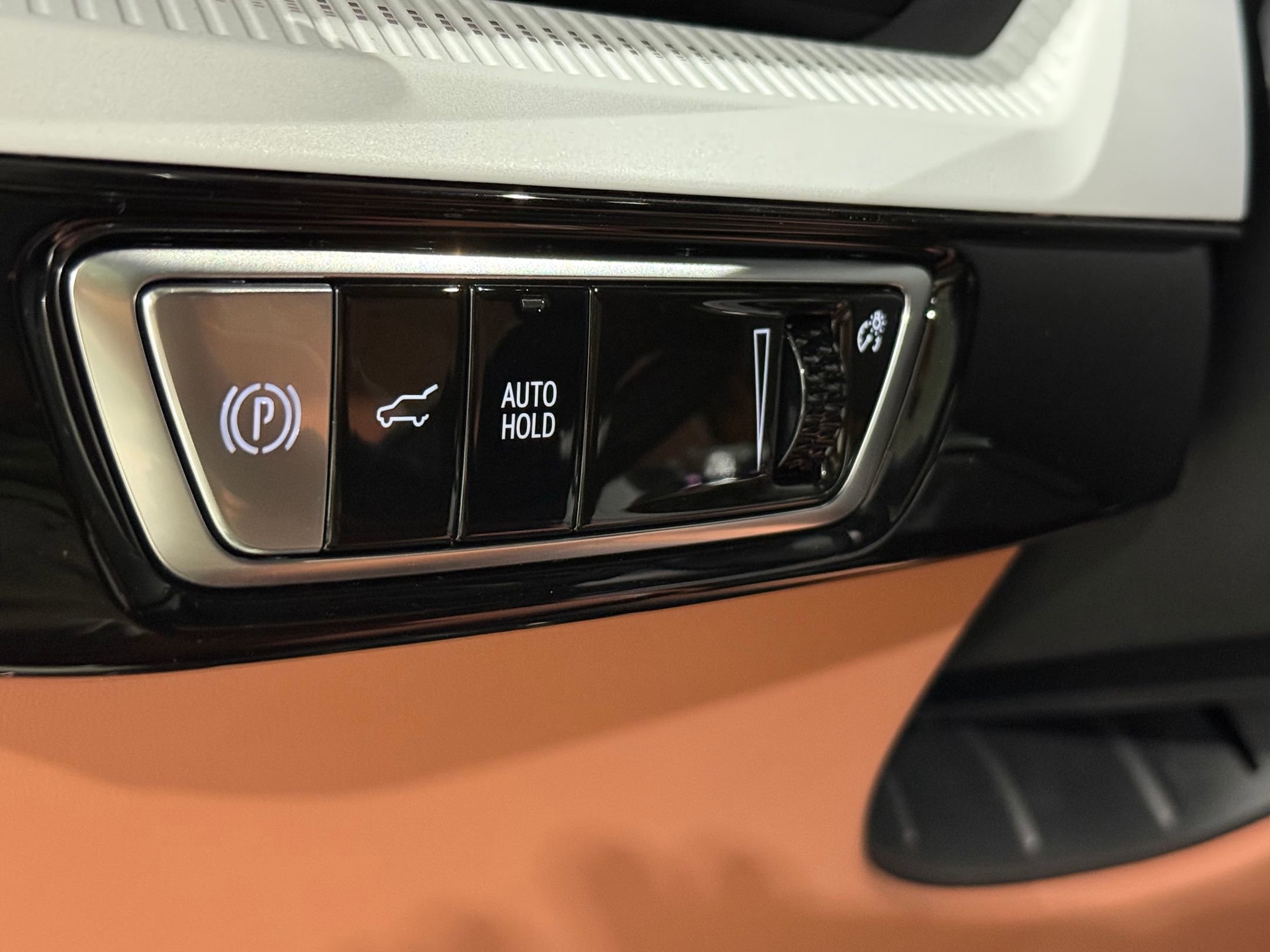 New 2026 Cadillac Optiq Luxury 2 image 14