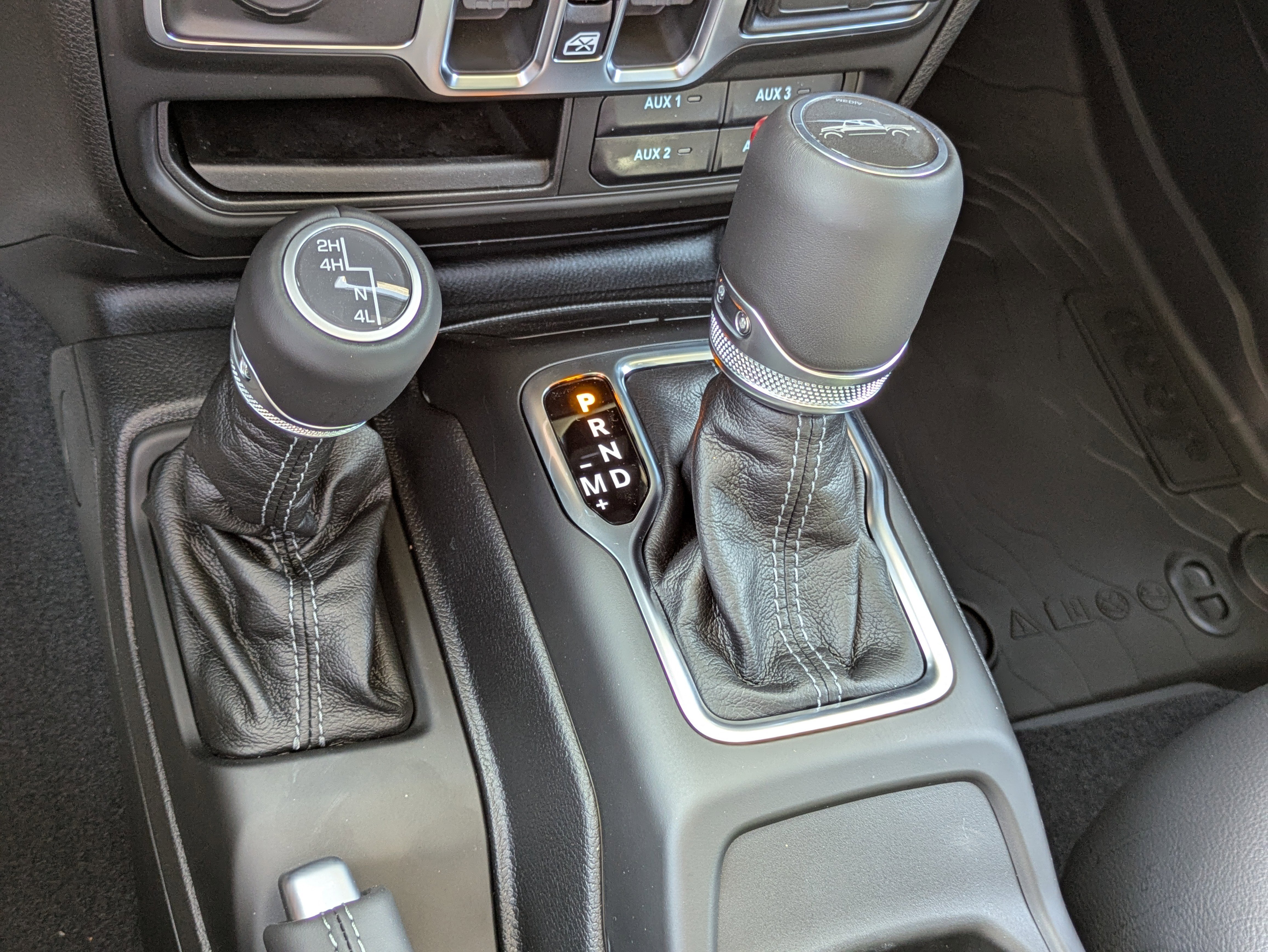 New 2026 Jeep Gladiator Sport AWD/4WD image 17