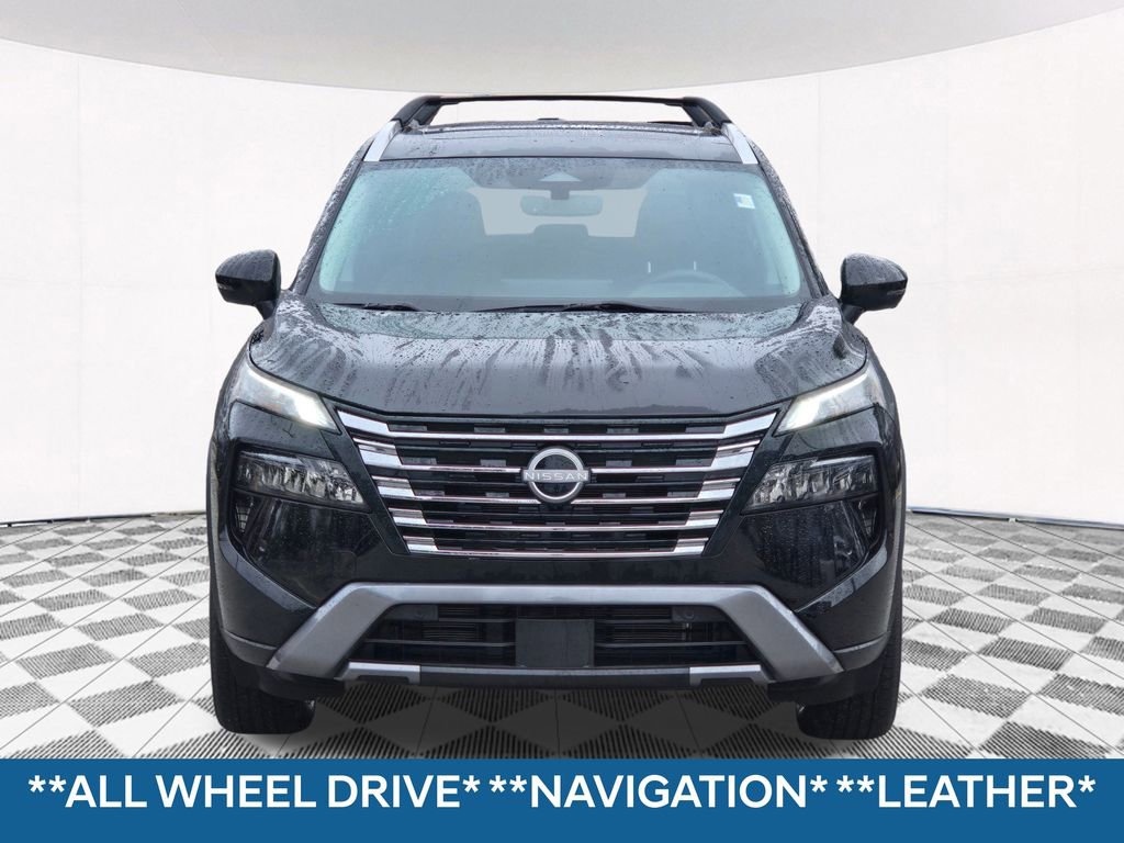 Used 2024 Nissan Rogue SL w/ SL Premium Package image 2