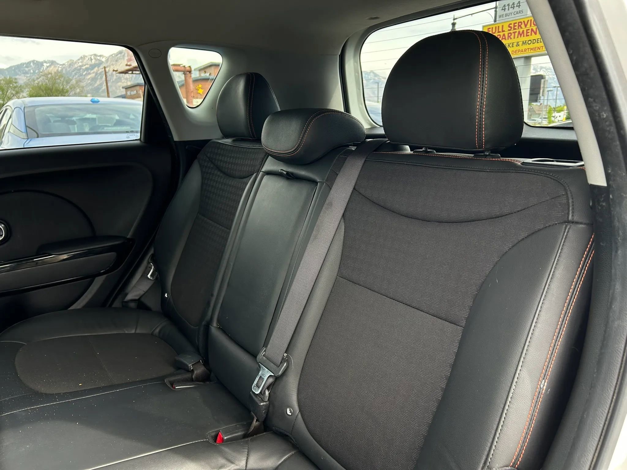 Used 2018 Kia Soul ! FWD image 9