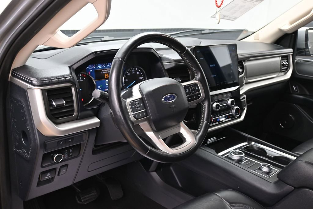 Used 2024 Ford Expedition XLT AWD/4WD image 18