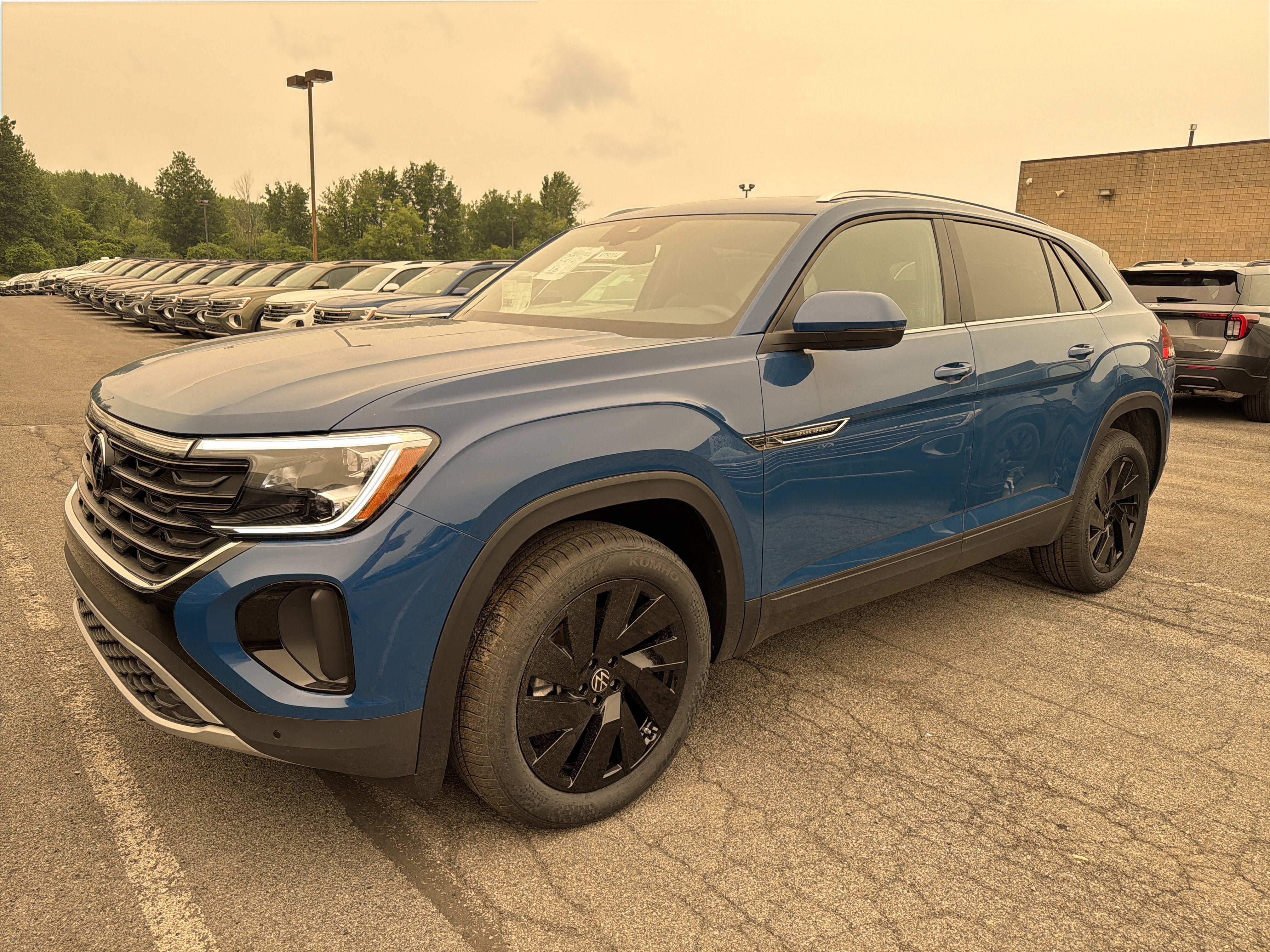 New 2026 Volkswagen Atlas Cross Sport SE AWD/4WD image 3
