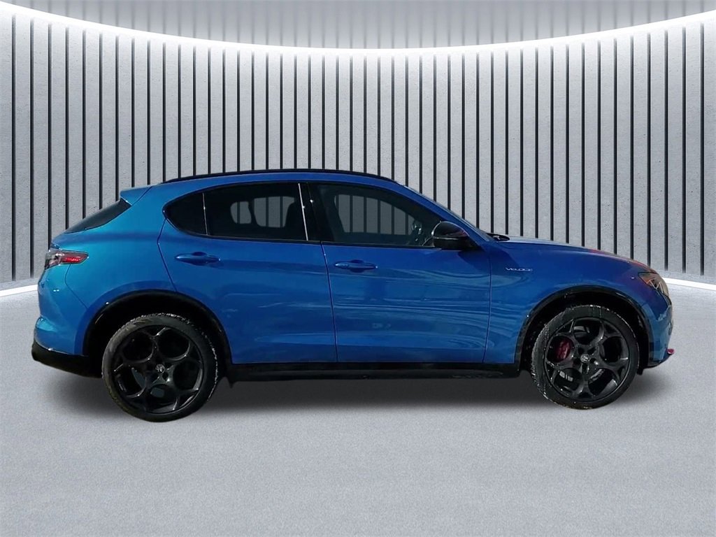 Used 2024 Alfa Romeo Stelvio Veloce image 5