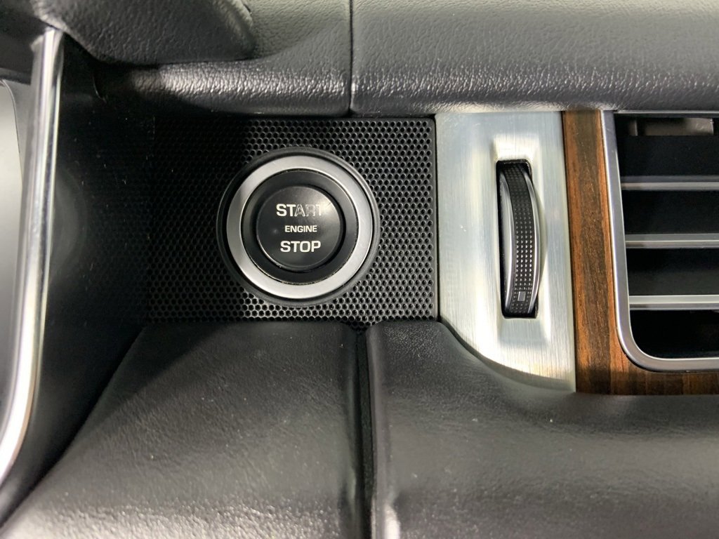 Used 2016 Land Rover Range Rover HSE image 28